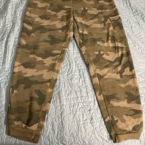 Size L Camo Joggers Old Navy